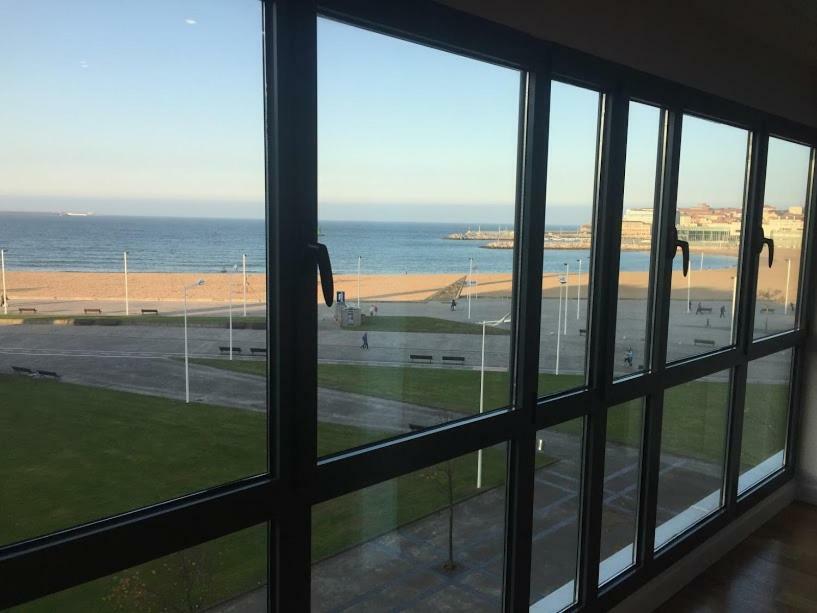 Primera Linea Playa+Parking Gratis Gijón Exteriör bild